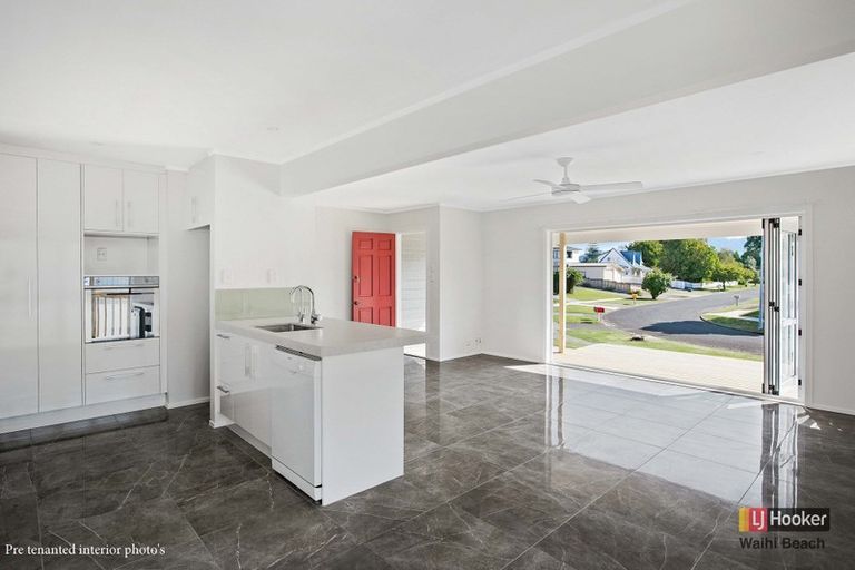 Photo of property in 20a Adela Stewart Drive West, Athenree, Waihi Beach, 3177