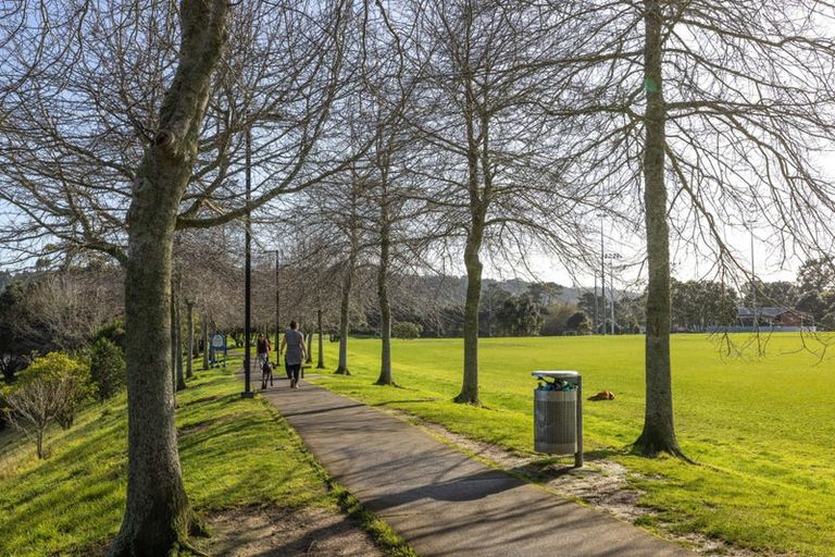 Photo of property in 133b Lancaster Road, Beach Haven, Auckland, 0626