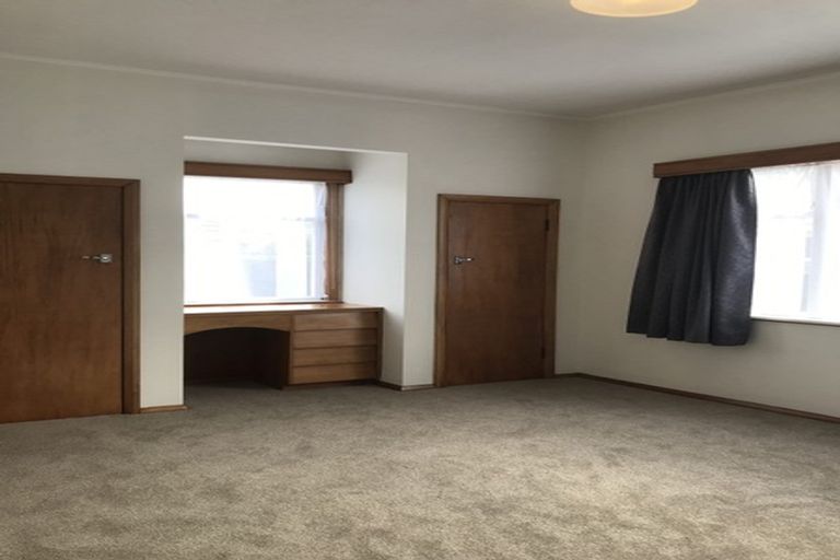 Photo of property in 16 Strathmore Avenue, Strathmore Park, Wellington, 6022