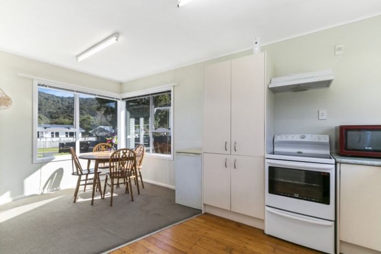 Photo of property in 91 Wood Street, Wainuiomata, Lower Hutt, 5014