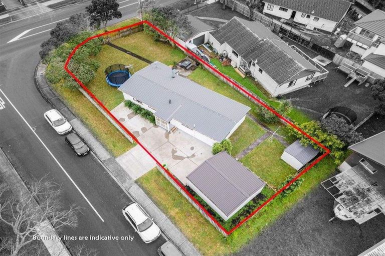Photo of property in 100 Sturges Road, Henderson, Auckland, 0612
