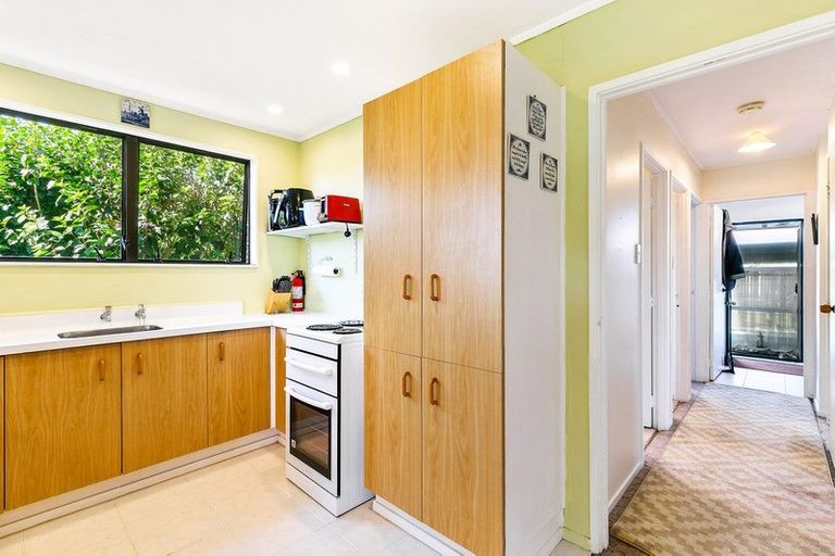 Photo of property in 1/14 Compass Place, Te Atatu Peninsula, Auckland, 0610