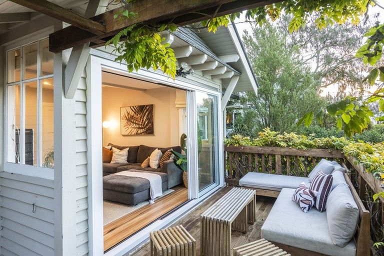 Photo of property in 97 Hackthorne Road, Cashmere, Christchurch, 8022