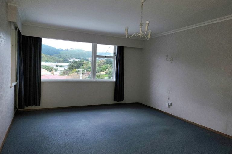 Photo of property in 5 Coates Street, Tawa, Wellington, 5028