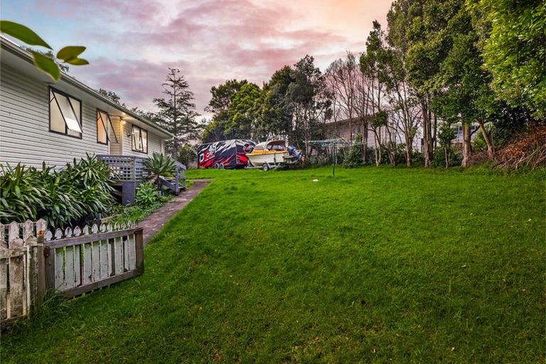 Photo of property in 6 Crosby Road, West Harbour, Auckland, 0618