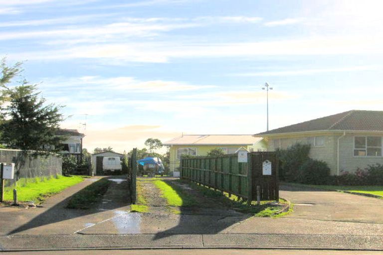Photo of property in 12 Pesaro Place, Clover Park, Auckland, 2023