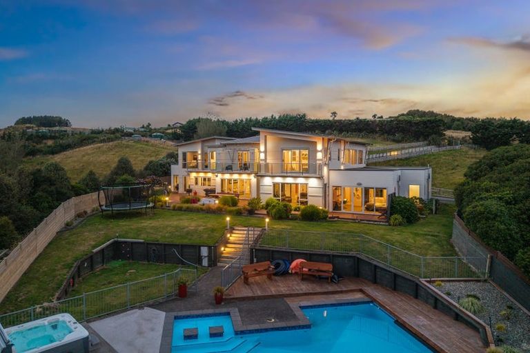 Photo of property in 75b Paremata Haywards Road, Pauatahanui, Porirua, 5381