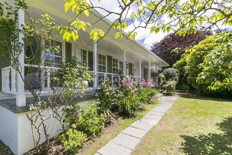 Photo of property in 32 Simla Crescent, Khandallah, Wellington, 6035