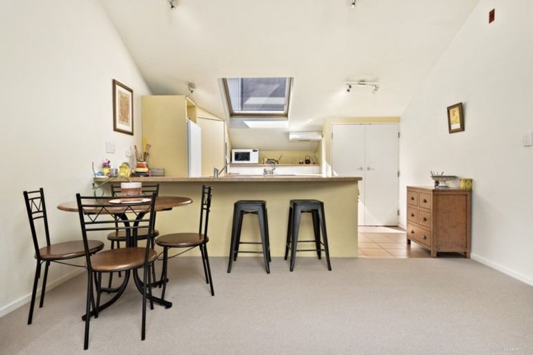 Photo of property in Courtenay Mews Apartments, 18/14 Alpha Street, Te Aro, Wellington, 6011