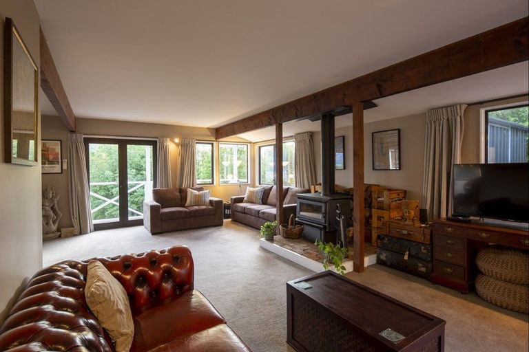 Photo of property in 78 Cedar Drive, Kelvin Heights, Queenstown, 9300