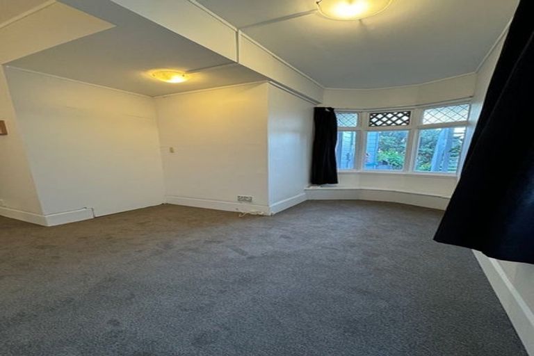Photo of property in 4 Levy Street, Mount Victoria, Wellington, 6011