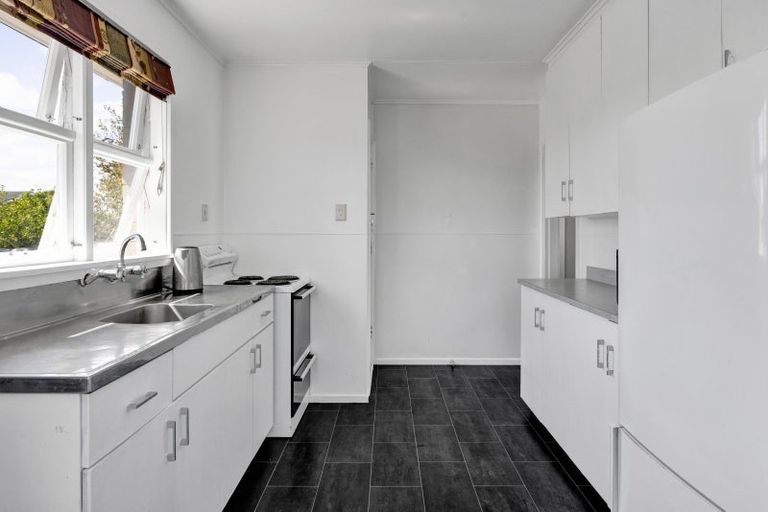 Photo of property in 15a Pratt Street, Waitara, 4320