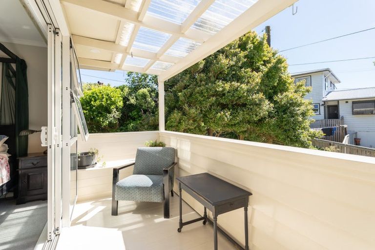 Photo of property in 97a Glanmire Road, Newlands, Wellington, 6037