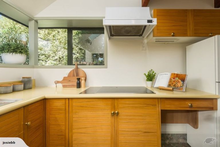 Photo of property in 17 Jamell Place, Avonhead, Christchurch, 8042