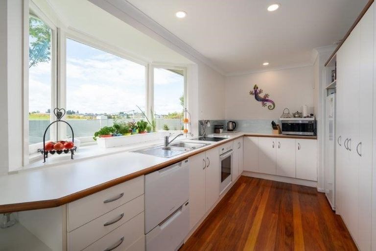 Photo of property in 95 Rainbow Drive, Rainbow Point, Taupo, 3330