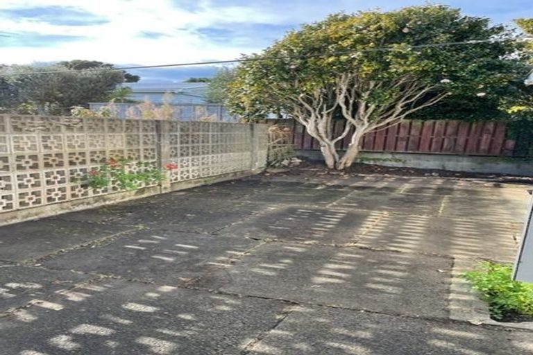 Photo of property in 8a Gavin Road, Raumati Beach, Paraparaumu, 5032