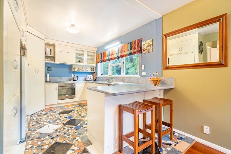 Photo of property in 84 Pinehaven Road, Pinehaven, Upper Hutt, 5019