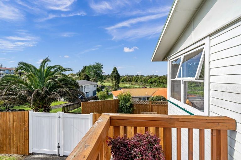 Photo of property in 14 Adams Place, Te Kamo, Whangarei, 0112