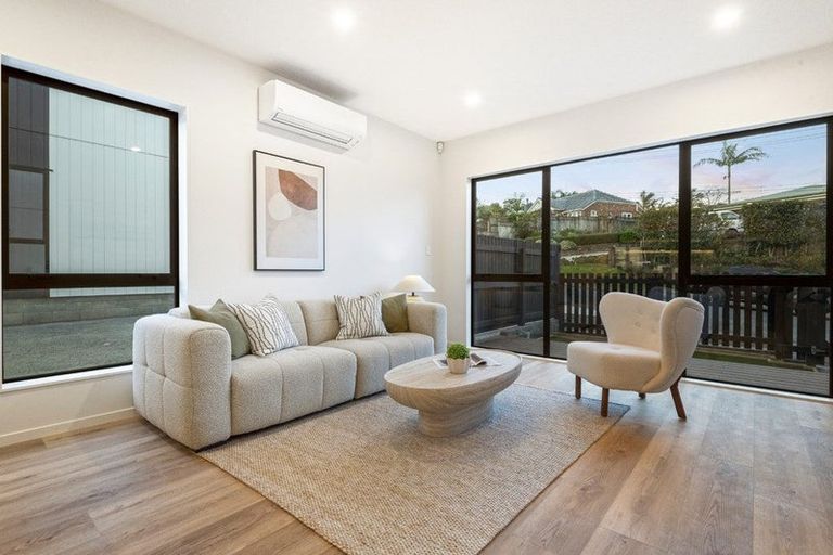 Photo of property in 1/18 Handley Avenue, Narrow Neck, Auckland, 0624