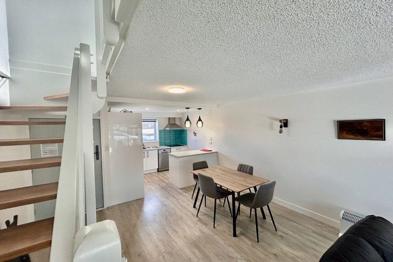 Photo of property in 233 Marine Parade, Napier South, Napier, 4110