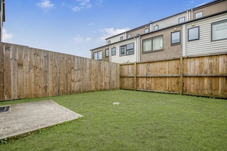 Photo of property in 7 Bloom Crescent, Sunnyvale, Auckland, 0612