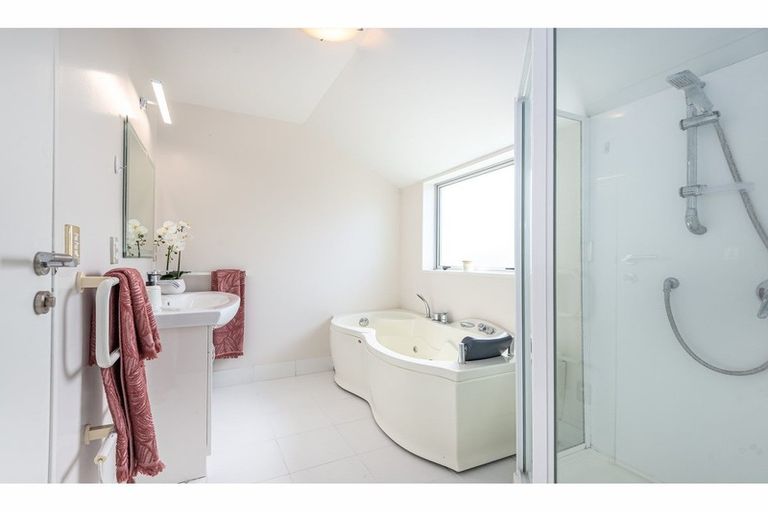 Photo of property in 496b Barbadoes Street, Edgeware, Christchurch, 8013