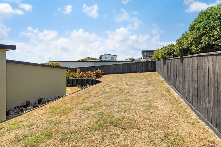 Photo of property in 7 Sumner Terrace, Aotea, Porirua, 5024