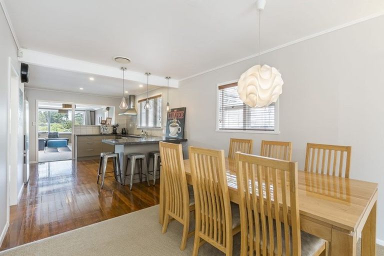 Photo of property in 32 Links Road, New Lynn, Auckland, 0600