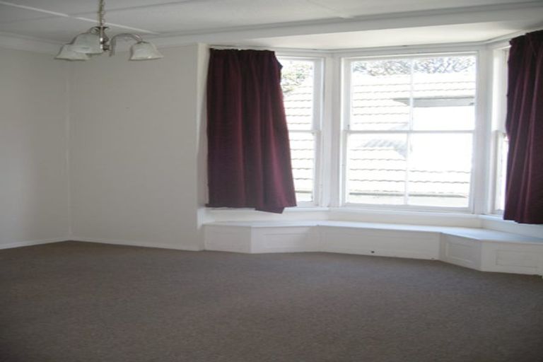 Photo of property in 3-5 Knoll Street, Island Bay, Wellington, 6023