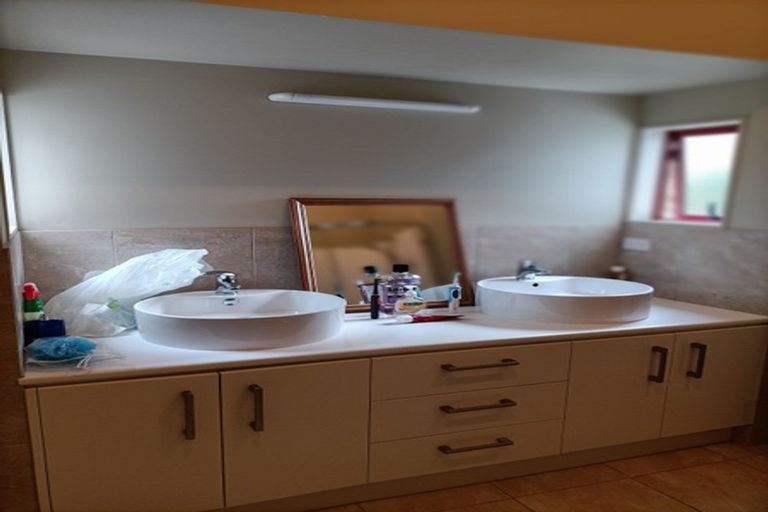 Photo of property in 13 Terry Smyth Drive, Kumeu, 0892