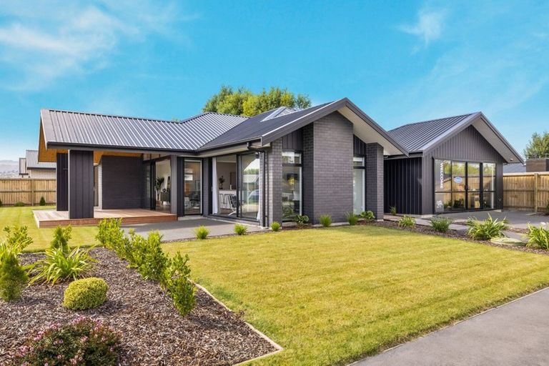 Photo of property in 16 Whitburn Avenue, Halswell, Christchurch, 8025