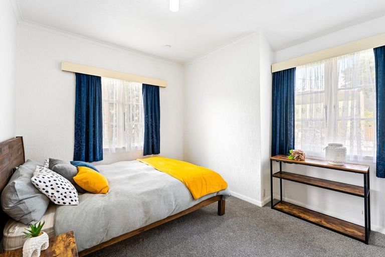 Photo of property in 5 Rumgay Street, Fairfield, Lower Hutt, 5011