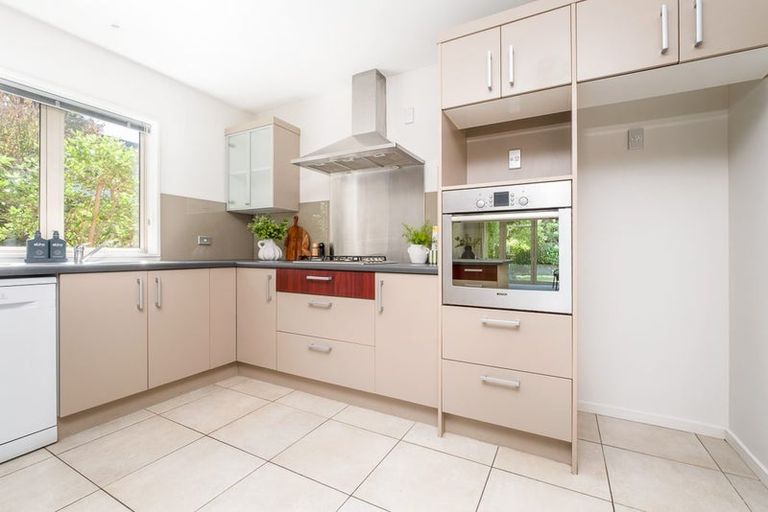 Photo of property in 22b Taupata Street, Redcliffs, Christchurch, 8081