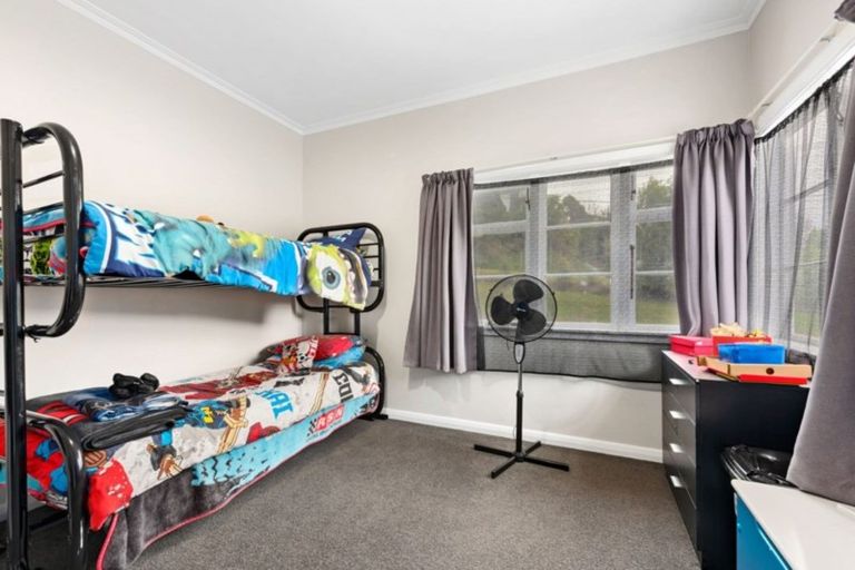 Photo of property in 4 Kopara Grove, Stokes Valley, Lower Hutt, 5019