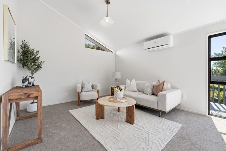 Photo of property in 2 Seaford Place, Murrays Bay, Auckland, 0630