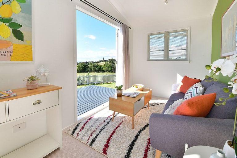 Photo of property in 21 Shine Road, South Head, Helensville, 0874