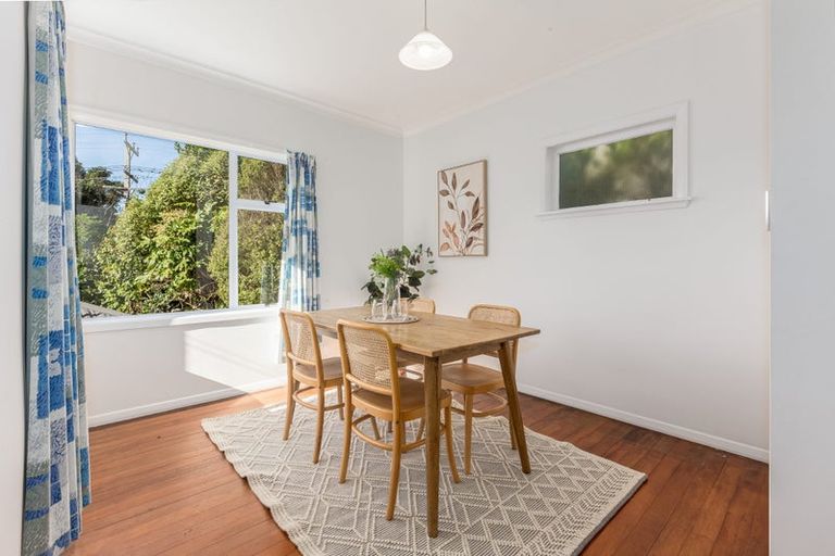 Photo of property in 2 Chester Road, Tawa, Wellington, 5028