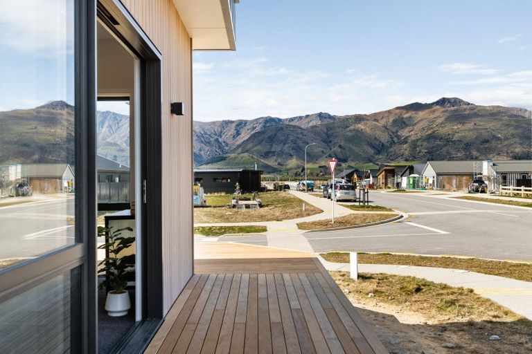Photo of property in 32 Dunn Street, Lake Hawea, 9382