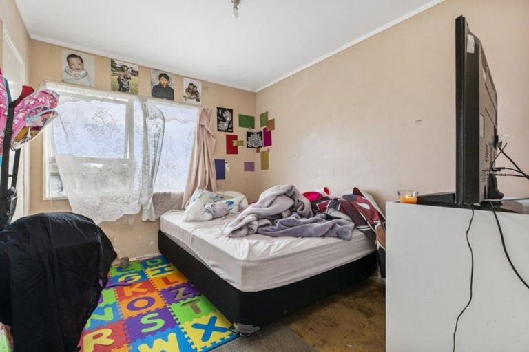 Photo of property in 321 Roscommon Road, Clendon Park, Auckland, 2103