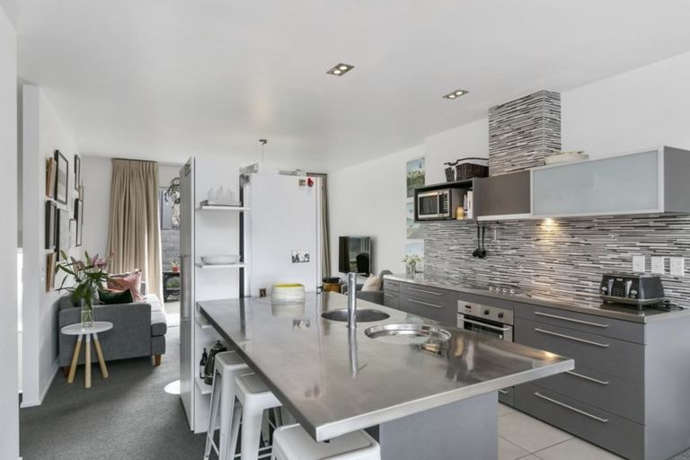 Photo of property in 20/2 Onslow Road, Khandallah, Wellington, 6035