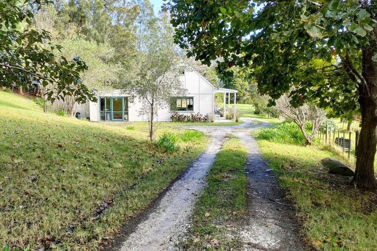 Photo of property in 215 Tara Road, Mangawhai, 0573