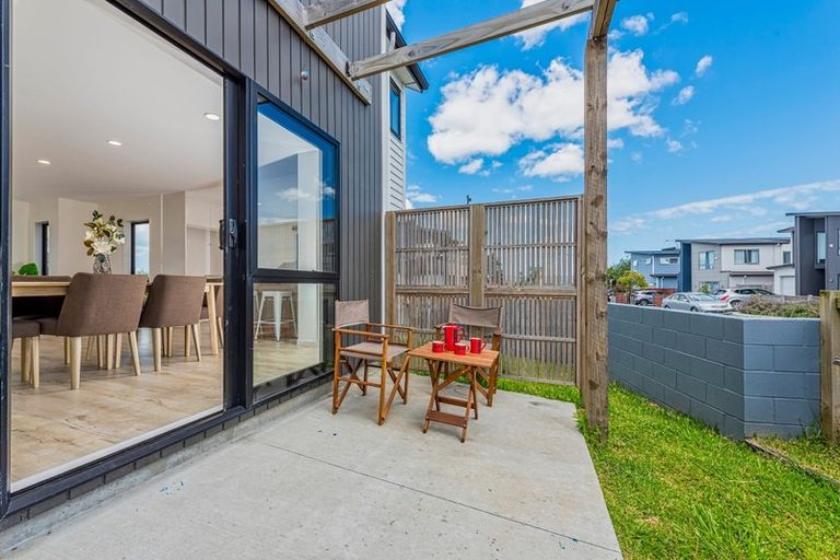 Photo of property in 2 Aviation Drive, Hobsonville, Auckland, 0616