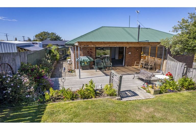 Photo of property in 6 Ellesmere Place, Oceanview, Timaru, 7910