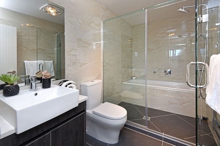 Photo of property in 11 Waru Lane, Te Atatu Peninsula, Auckland, 0610