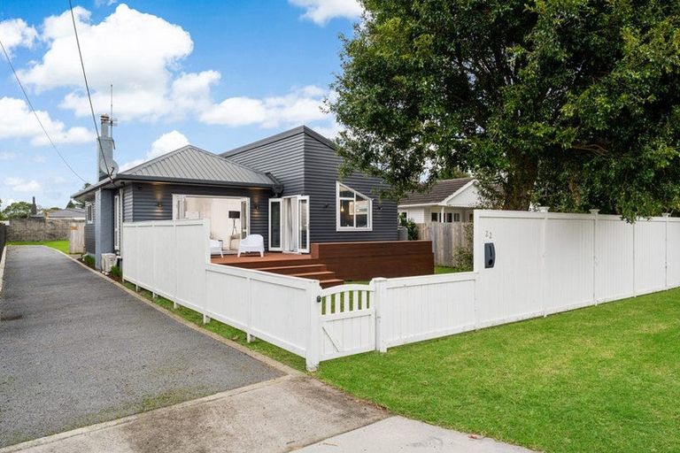 Photo of property in 22 Taikata Road, Te Atatu Peninsula, Auckland, 0610