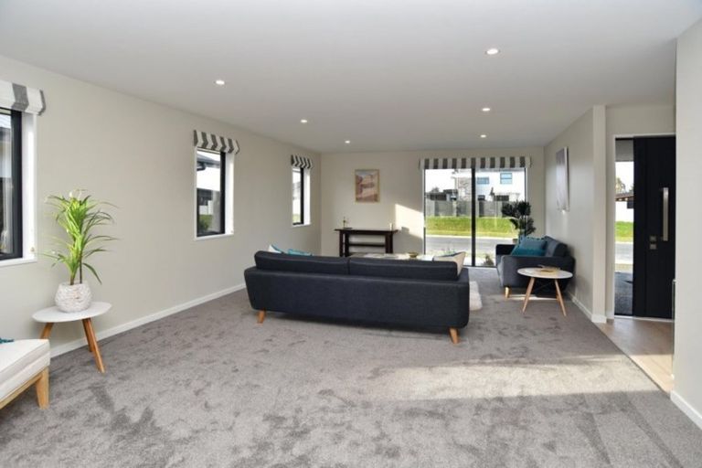 Photo of property in 47 Westpark Boulevard, Rangiora, 7400