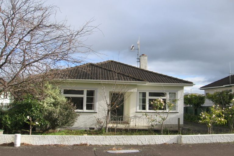 Photo of property in 18 Russell Street, Palmerston North, 4414