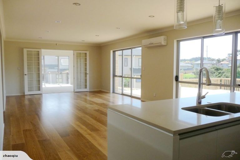 Photo of property in 18 Mural Place, Greenhithe, Auckland, 0632