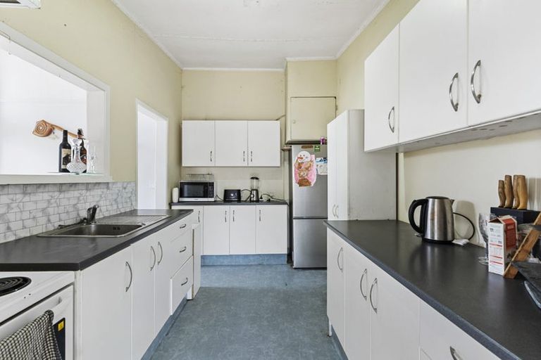 Photo of property in 28 Sunnyhaven Avenue, Beach Haven, Auckland, 0626
