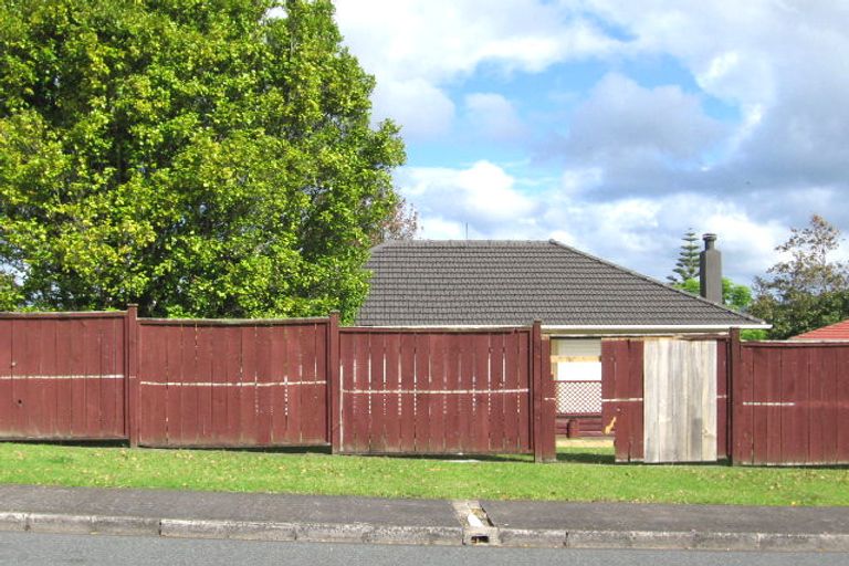 Photo of property in 15 Alma Street, Te Atatu South, Auckland, 0610